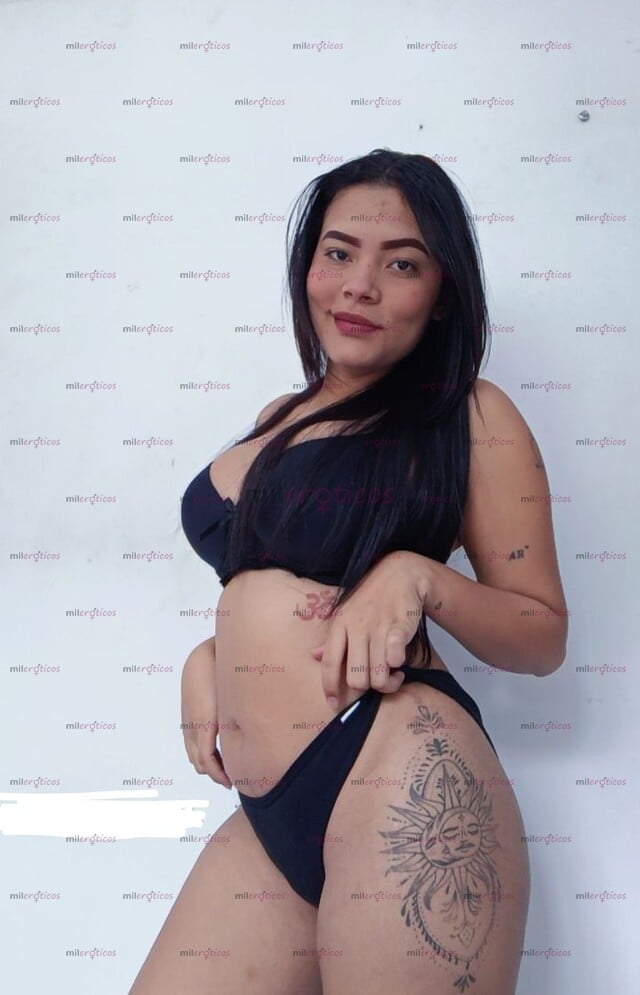 FOTOS DE COLOMBIANA DE TETAS GRANDES (LACTANDO) Y CULO GRANDE NATURALES