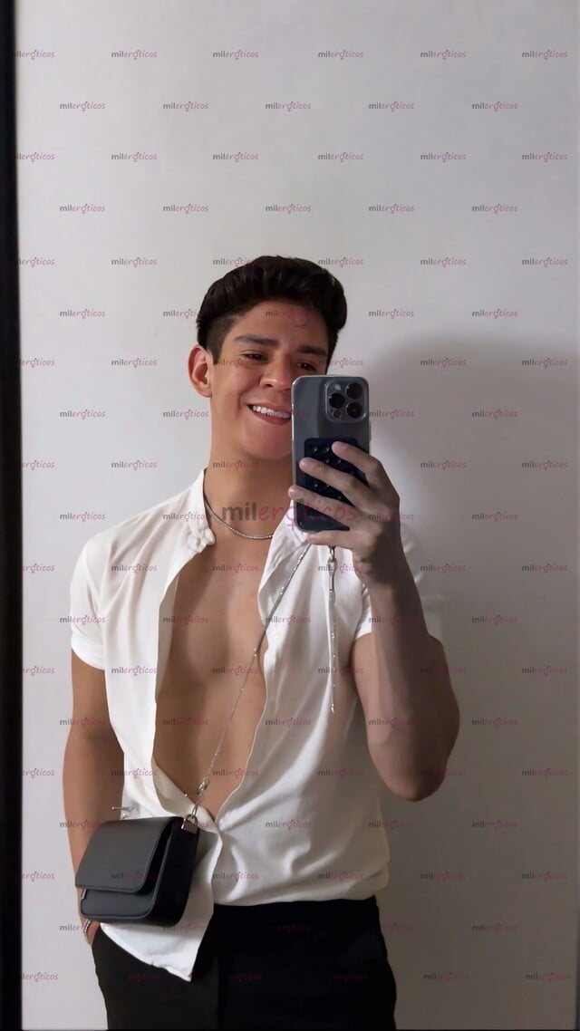 FOTOS DE DEL NORTE JOVEN GUAPO ATRACTIVO SERIO EDUCADO TAL COMO EN LAS FOTOS