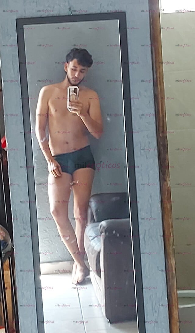 FOTOS DE CHICO VERSÁTIL JOVEN, ATENTO Y CON MANOS EXPERTAS EN MASAJES