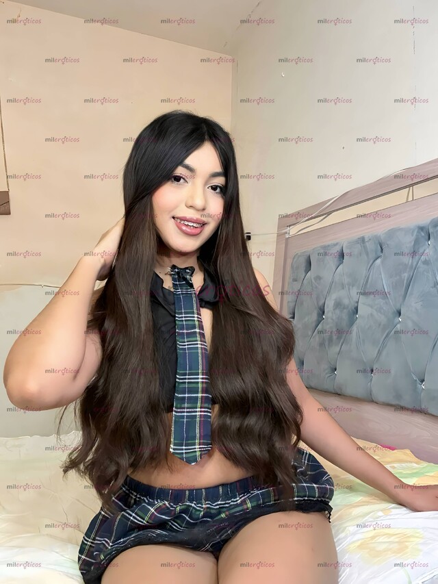 FOTOS DE NIÑA SÚPER AFEMINADA CON UN RICO CARAMELO PARA TI