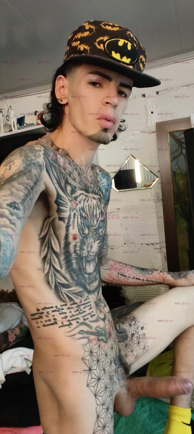 FOTOS DE FLACO ACTIVO BLANCO TATUADO MORBOSO CON SITIO