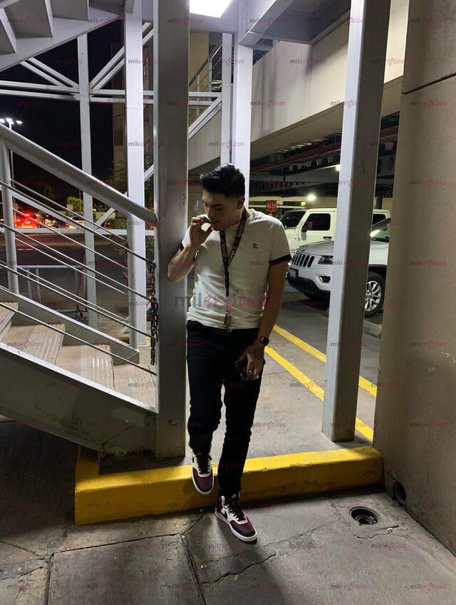 FOTOS DE JOVEN CACHONDON DE 1.80 COMPLACIENTE Y CUMPLIDOR DE FANTASÍAS