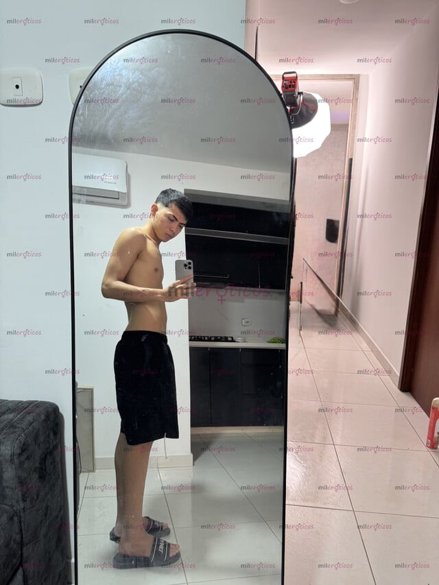 FOTOS DE CHICO COLOMBIANO RECIÉN LLEGADO DISPONIBLE YA