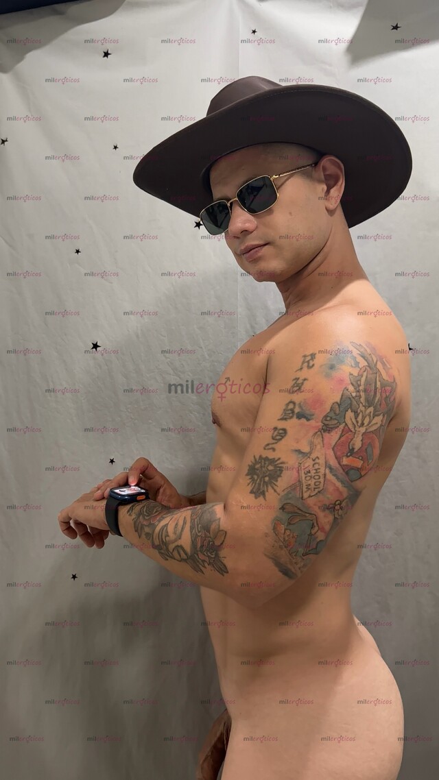 FOTOS DE BARBERO COLOMBIANO , SATISFACE EL MORBO DE SENTIR EL BULTO