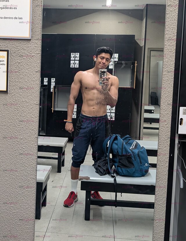 FOTOS DE ESTUDIANTE PASIVO, DELGADO, DISCRETO Y EDUCADO