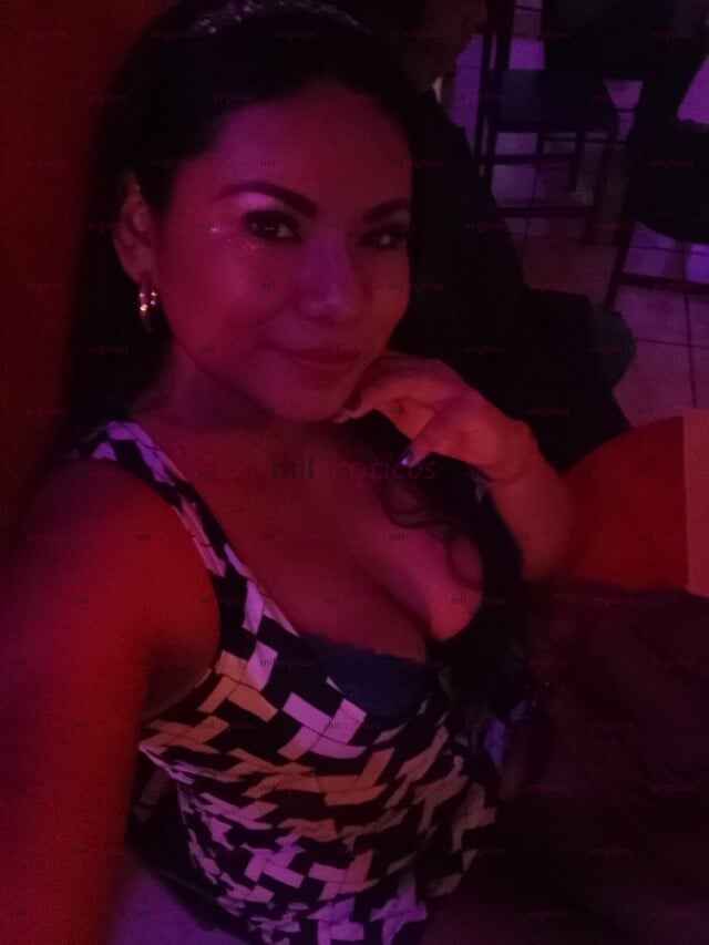 FOTOS DE MORENITA CACHONDA Y CALIENTE DISPUESTA A CUMPLIR TODAS TUS FANTASÍAS