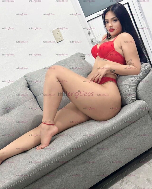 FOTOS DE HERMOSA MODELO VIP 20 AÑOS CON CURVAS IMPRESIONANTES ALTA NALGONA