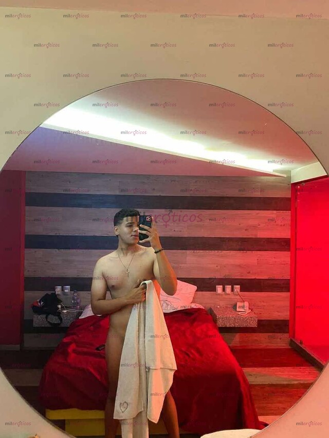 FOTOS DE JOVEN LATINO .22CM DE PASO EN CDMX DISPUESTO A TODO FETICHES,MORBO,LLUVIAS ECT