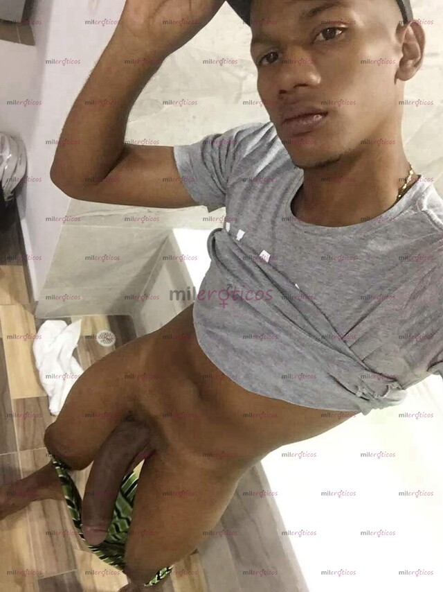 FOTOS DE VALENTINO CON APARTAMENTO DISPONIBLE SUPER DISCRETO LLAMAME 3107273044