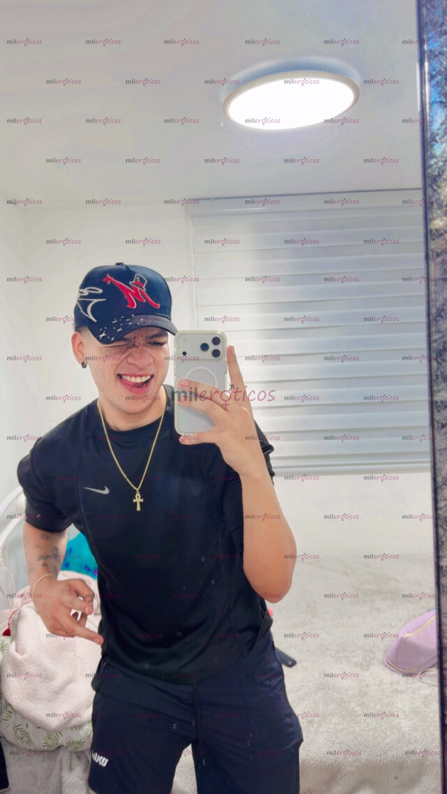 FOTOS DE JOVEN LATINO .22CM DE PASO EN CDMX DISPUESTO A TODO FETICHES,MORBO,LLUVIAS ECT
