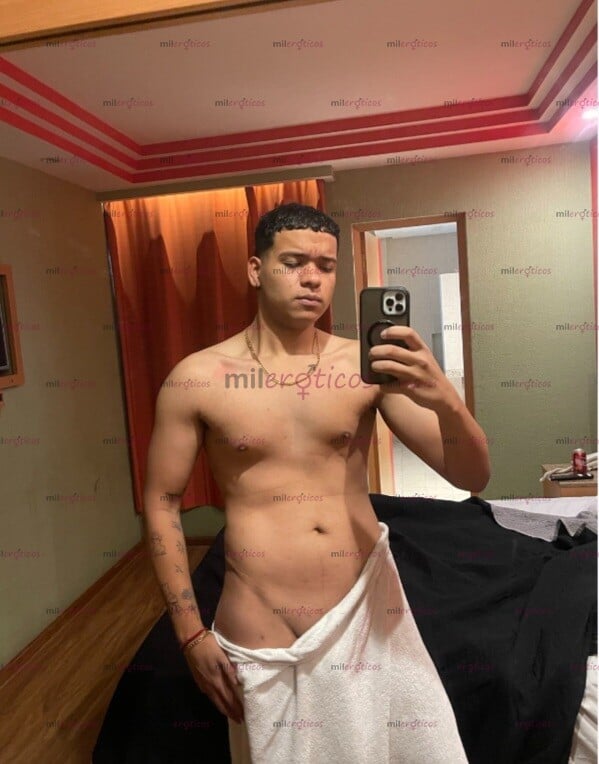 FOTOS DE JOVEN LATINO .22CM DE PASO EN CDMX DISPUESTO A TODO FETICHES,MORBO,LLUVIAS ECT