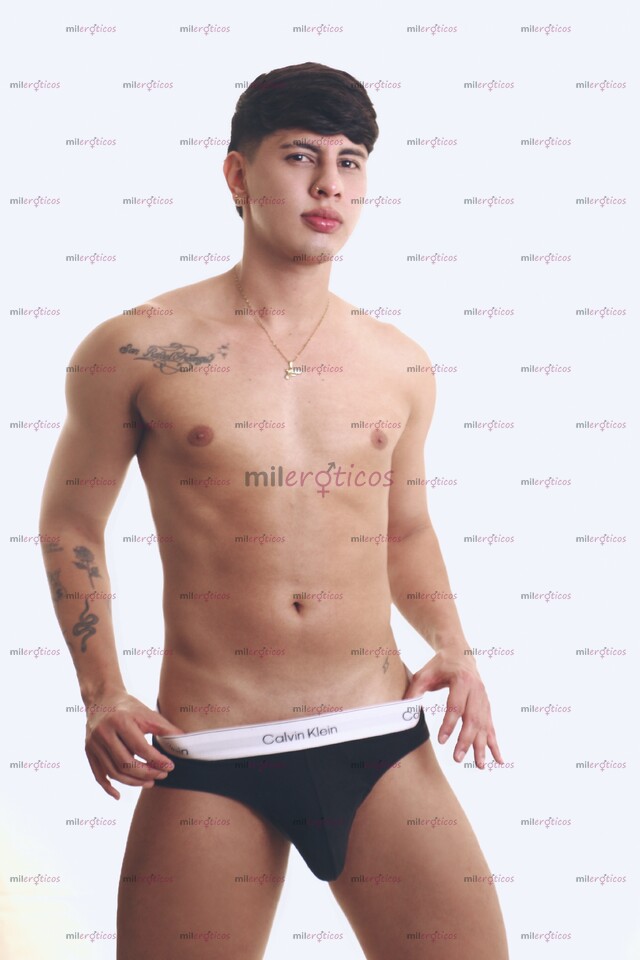 FOTOS DE COLOMBIANO VARONIL 23 AÑOS BUENA VERGA GRUESA Y FULL LECHERO