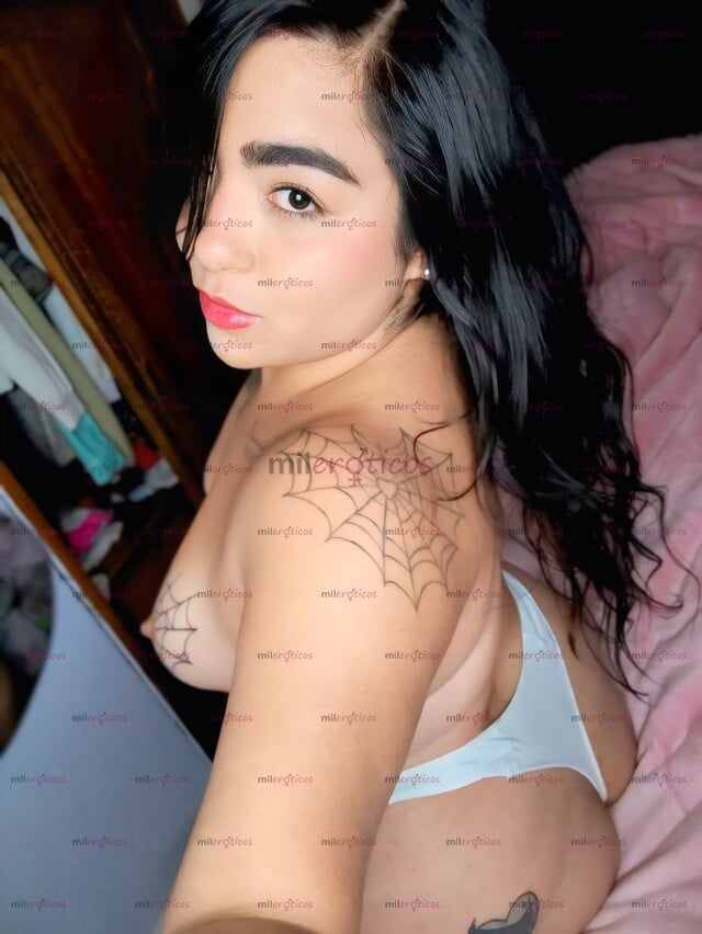 FOTOS DE LAURA CHICA SOLITA EN CASA LISTA PARA COMPLACERTE