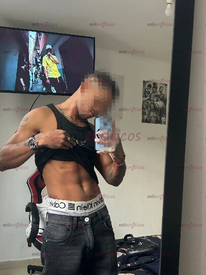 FOTOS DE H,NEGRO ALTO100%ACTIVO 26CM D VERGA BIEN GRANDES PA QE CUMPLA SUS MEJOR FANTASÍA