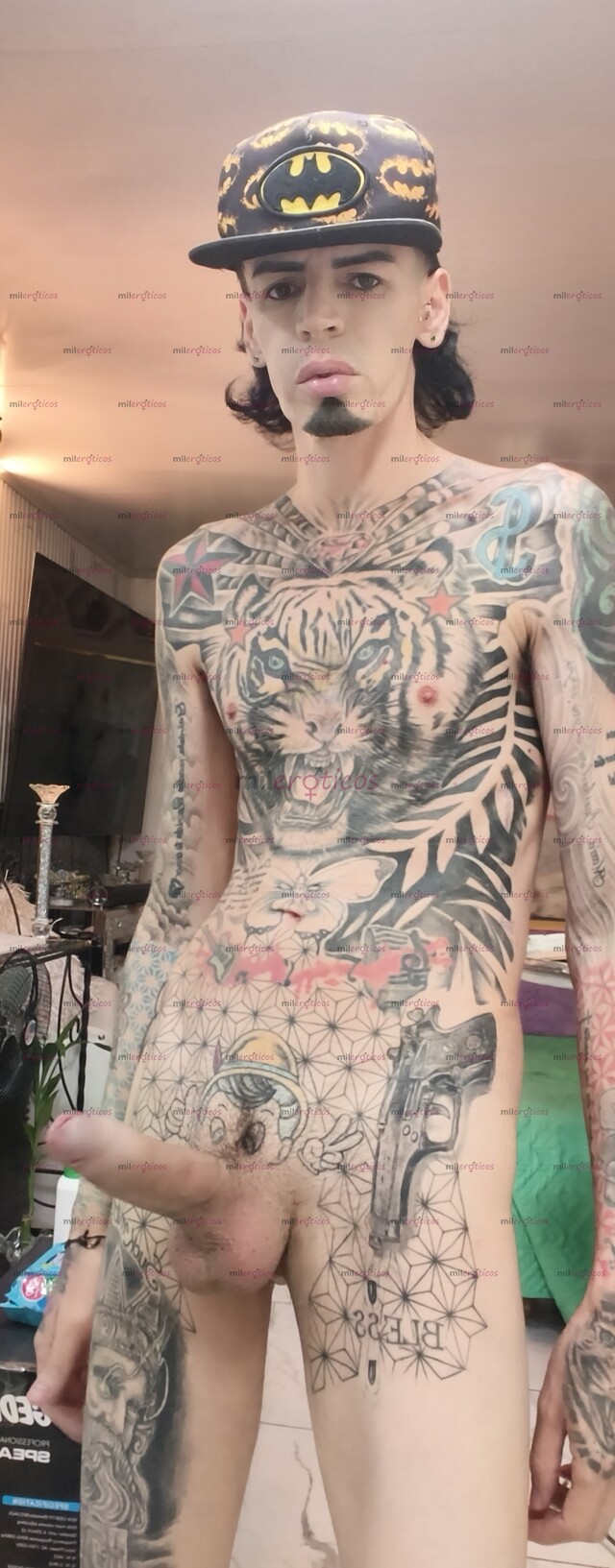 FOTOS DE FLACO ACTIVO LECHERO MORBOSO TATUADO VERGON