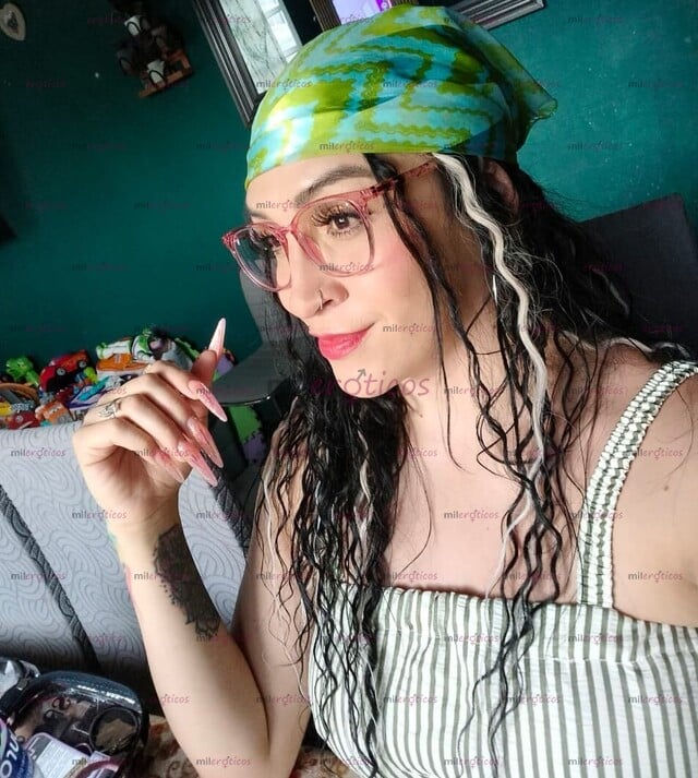 FOTOS DE LLEO LA PELINEGRA QUECTODOS AMAN , CON NUEVA IMAGEN Y NUEVO FUEGO MAS SABOR