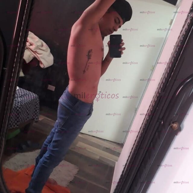 FOTOS DE JOVEN , TWINK, GUAPO, RICO, COMPLACIENTE,HOT,TATUADO