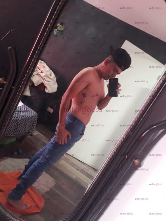 FOTOS DE JOVEN , TWINK, GUAPO, RICO, COMPLACIENTE,HOT,TATUADO