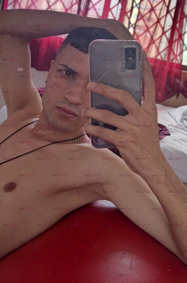 FOTOS DE COLOMBOVENEZOLANO TWINK CRIADO EN CALI VERS VERGON Y AGUANTADOR POR AMBOS LADOS