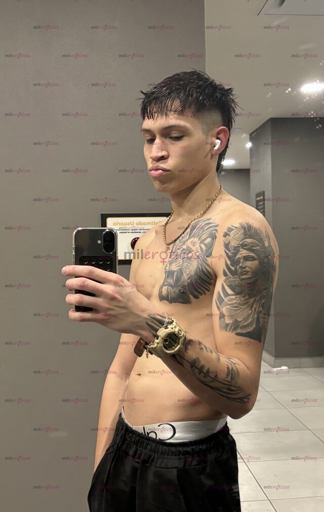 FOTOS DE JOVEN ATLÉTICO COMPLACIENTE 22CM VERSÁTIL