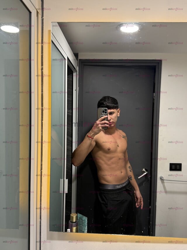 FOTOS DE JOVENCITO DE 23 AÑOS , 19 CM DE VERGA GRUESA Y BIEN CULO