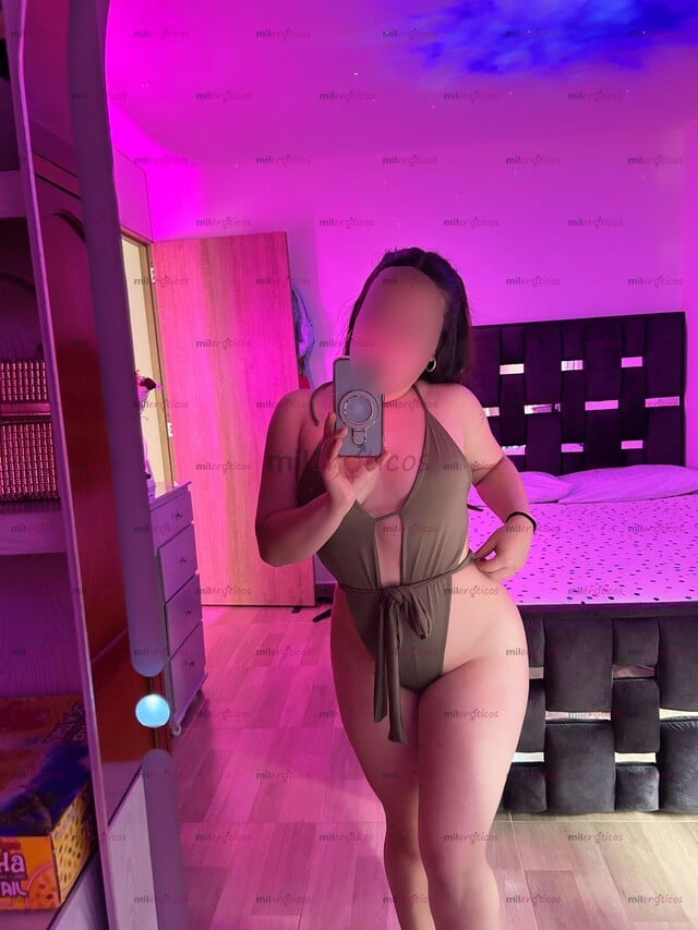 FOTOS DE HOLA MI REY VEN Y DISFRUTA DE UNA HERMOSA CHICA TRAVIESA DE PIEL BLANCA