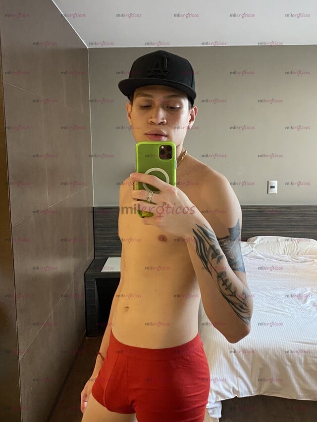 FOTOS DE JOVEN ATLÉTICO COMPLACIENTE 22CM VERSÁTIL