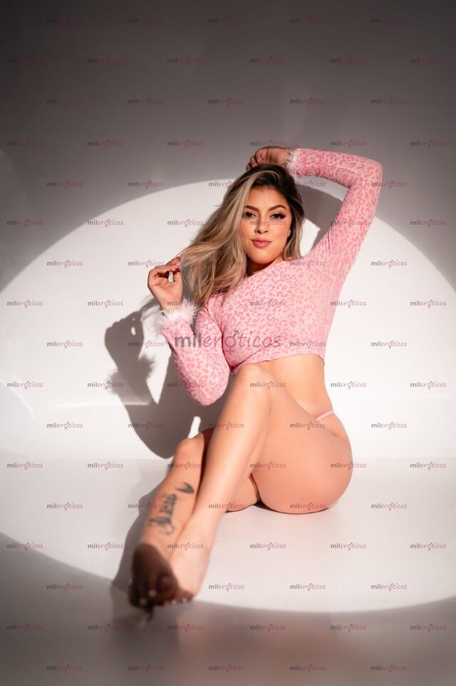 FOTOS DE UNA CHICA MUY CALIENTE, Y SEXY. LISTA PARA COMÉRTELA AMORE
