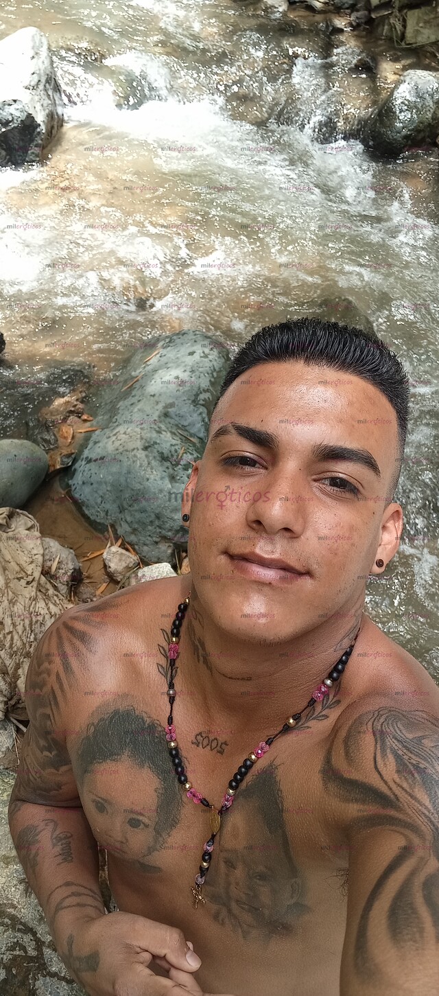 FOTOS DE CONTENIDO VIRTUAL MUY CALIENTE 21 CM MORENO TATUADO Y VERGON MUY LECHERO