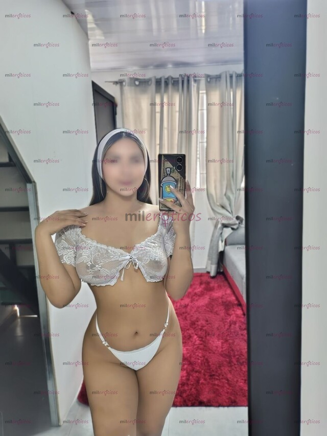 FOTOS DE LAURA UNA MONITA DE 19 AÑOS CON UNA FIGURA ESCULTURAL Y TRASERO FIRME
