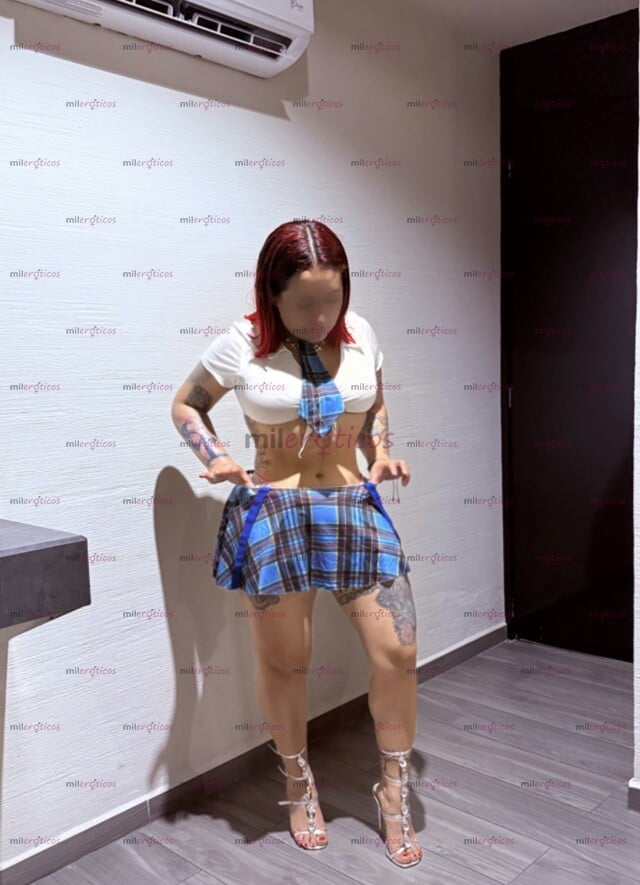 FOTOS DE EXTRAORDINARIA CAPACIDAD DE APRETAR HAY ADENTRO DARINKA CHICA PELIRROJA JOVEN