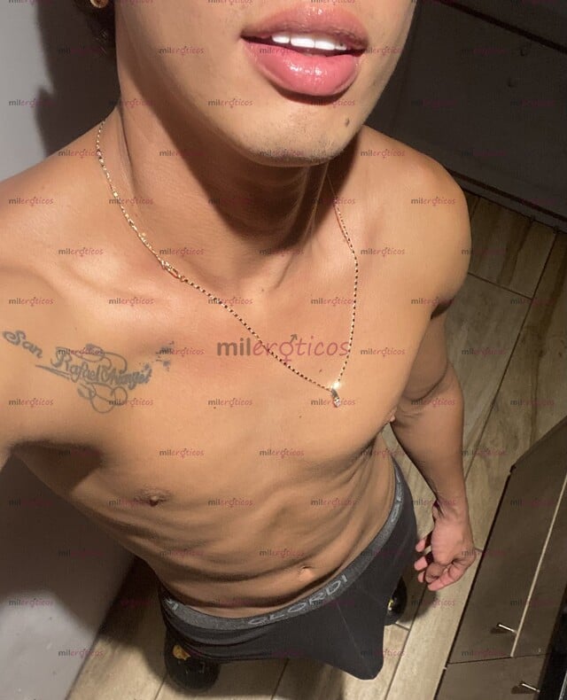 FOTOS DE JOVENCITO DE 23 AÑOS , 19 CM DE VERGA GRUESA Y BIEN CULO