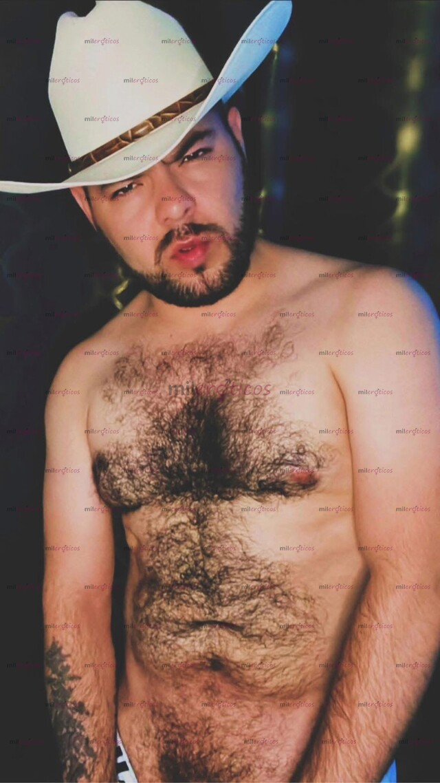 FOTOS DE VATO MACHIN ACTIVO AL 100 PERO ESO NO QUITA UNA BUENA MAMADA DE CULO Y VERGA.