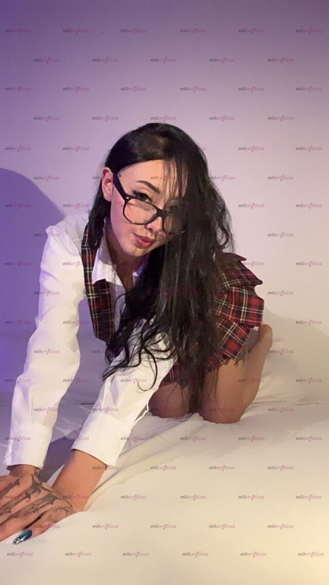 FOTOS DE SOY MÍA CANDENTE DELGADA DE PIEL BLANCA SEXY DE CABELLO NEGRO