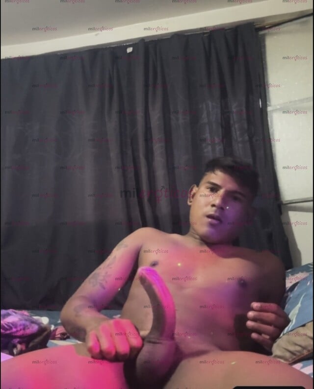 FOTOS DE POLLO VERGA CURVA LISTO PARA COMPLACER TUS FANTASÍAS