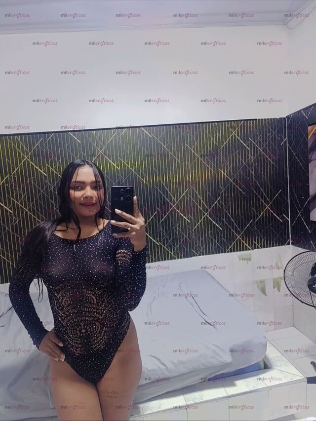 FOTOS DE HERMOSA MORENA , DE 19 AÑOS DISPUESTA A COMPLACER TE