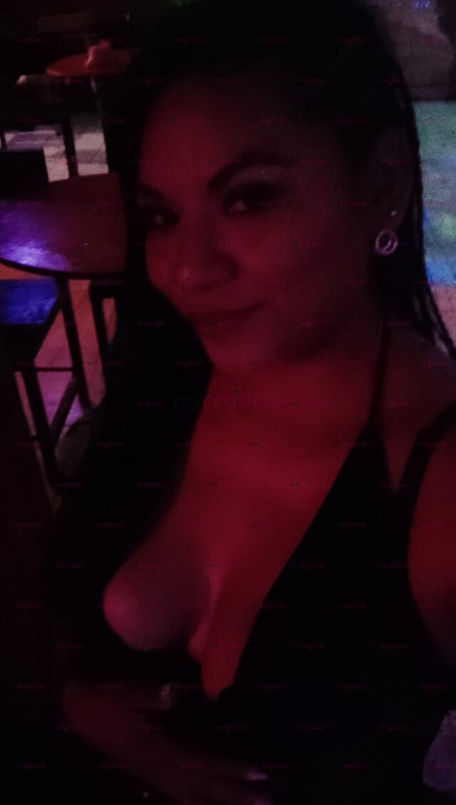 FOTOS DE MORENITA CACHONDA Y CALIENTE DISPUESTA A CUMPLIR TODAS TUS FANTASÍAS