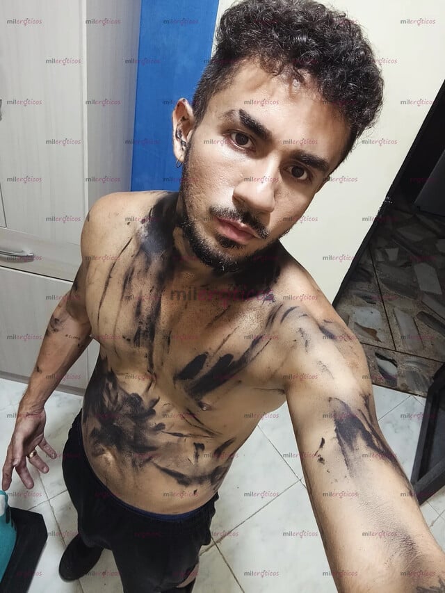 FOTOS DE MASCULINO, DOTADO, 22 CM, FETICHISTA Y COMPLACIENTE
