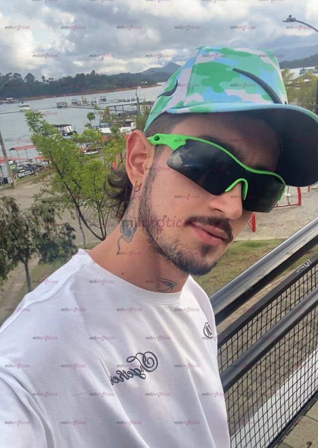 FOTOS DE JOVEN SERIO, DISCRETO , CONFIABLE Y VERGON