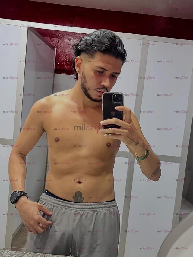 FOTOS DE JOVEN DOTADO MASCULINO PREMIUM APASIONADO Y ENTREGADO AL PLACER SIN LÍMITES