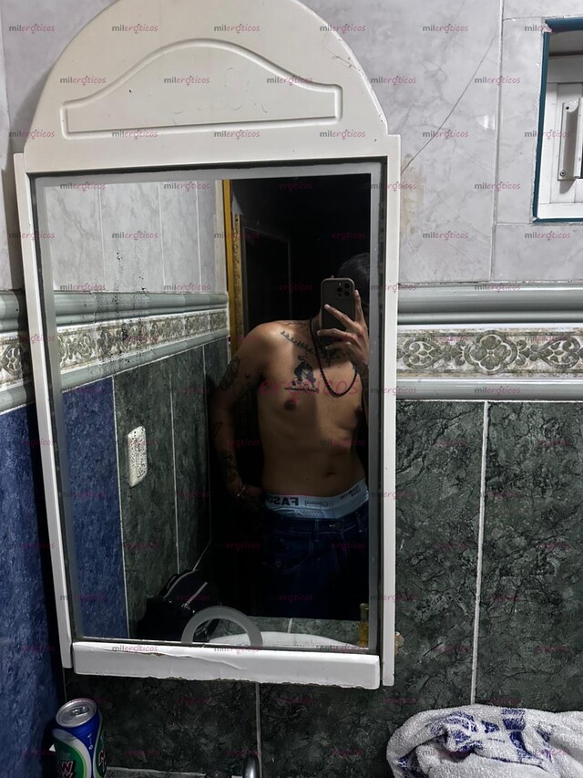 FOTOS DE CHACAL ACTIVO MORBOSO CON BUENA VERGA DISPONIBLE EN LEON O DISPONIBLE VIDEOLLA