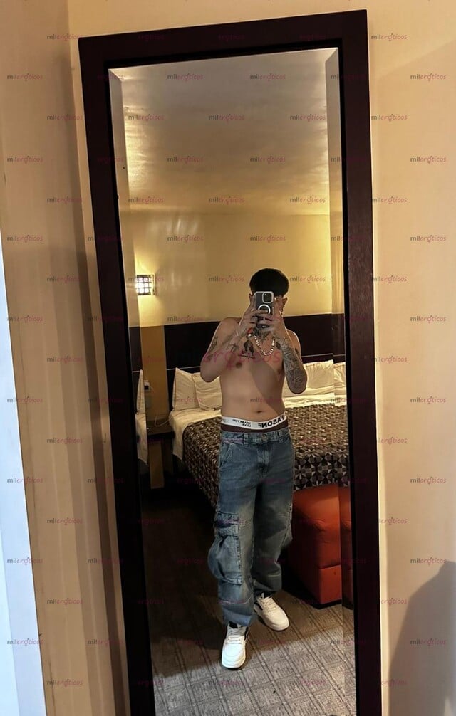FOTOS DE CHACAL ACTIVO MORBOSO CON BUENA VERGA DISPONIBLE EN LEON O DISPONIBLE VIDEOLLA