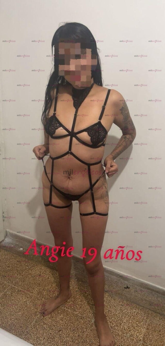 FOTOS DE ANGIE FLACA CALIENTE Y MUY APASIONADA CON UNA DULZURA ARROLLADORA ESCRÍBEME