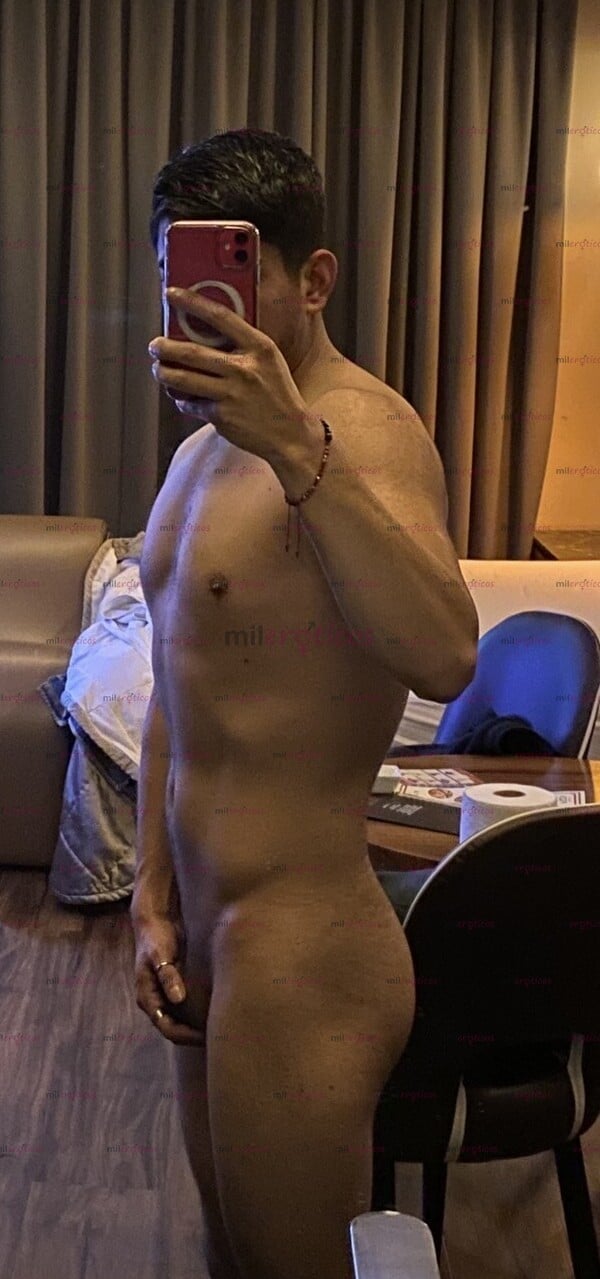 FOTOS DE JOVEN,COMPLACIENTE LISTO PARA PASARLA RICO MANDA WATSAPP