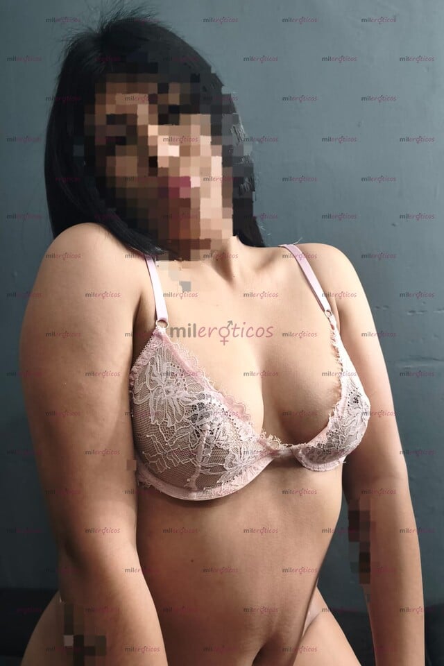 FOTOS DE SOY CHICA FLAQUITA ME LLAMO MONTSERRAT Y VENGO A CUMPLIR TUS FANTASIAS