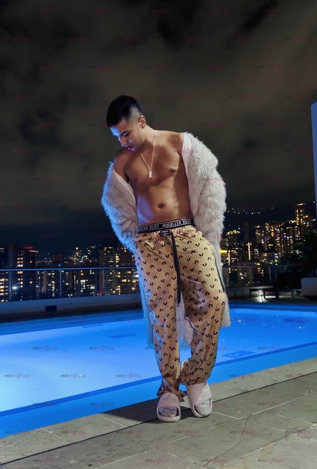 FOTOS DE MACHO MORBOSO COMPLACIENTE CON GANAS DE COMPLACER TUS FANTASÍAS