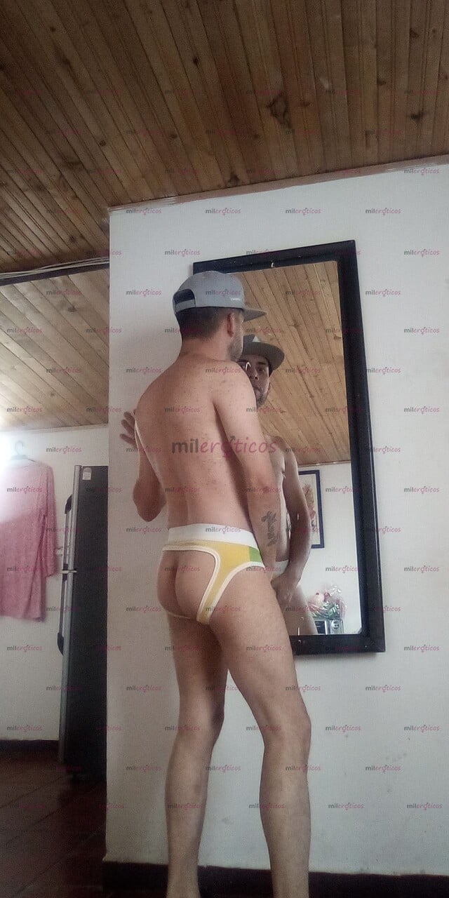 FOTOS DE BARBERO SERVICIOS AL DESNUDO EN TANGA O SUSPENSORIOS.