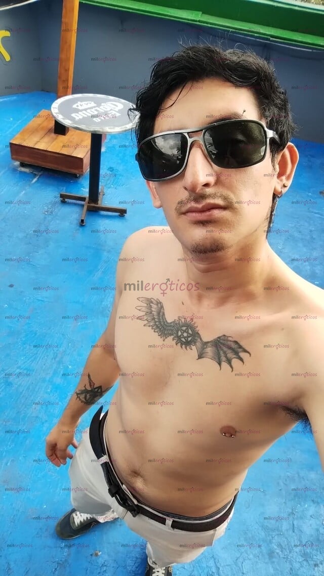 FOTOS DE ESTUDIANTE UNIVERSITARIO VERSÁTIL, DISPUESTO A TODO