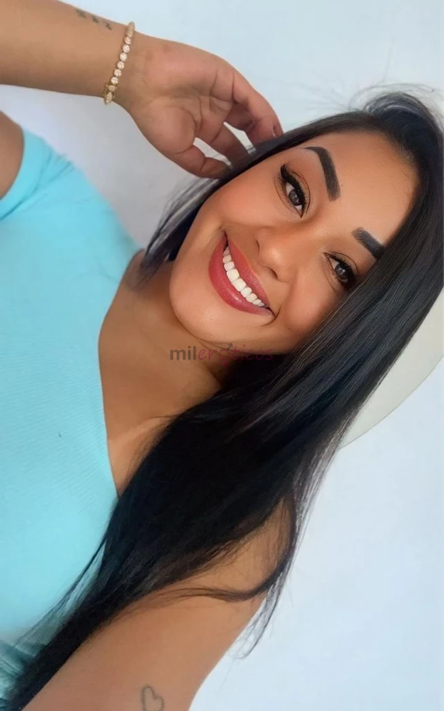 Eu nao fui feita para homens comuns fui feita para momentos impossiveis de esquecer nao gosto de encontros apressados conversas vazias ou experiencias...