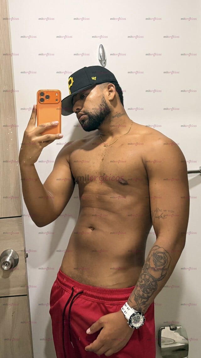 FOTOS DE ACTIVO MORENO MASCULINO DOMINANTE LECHERO